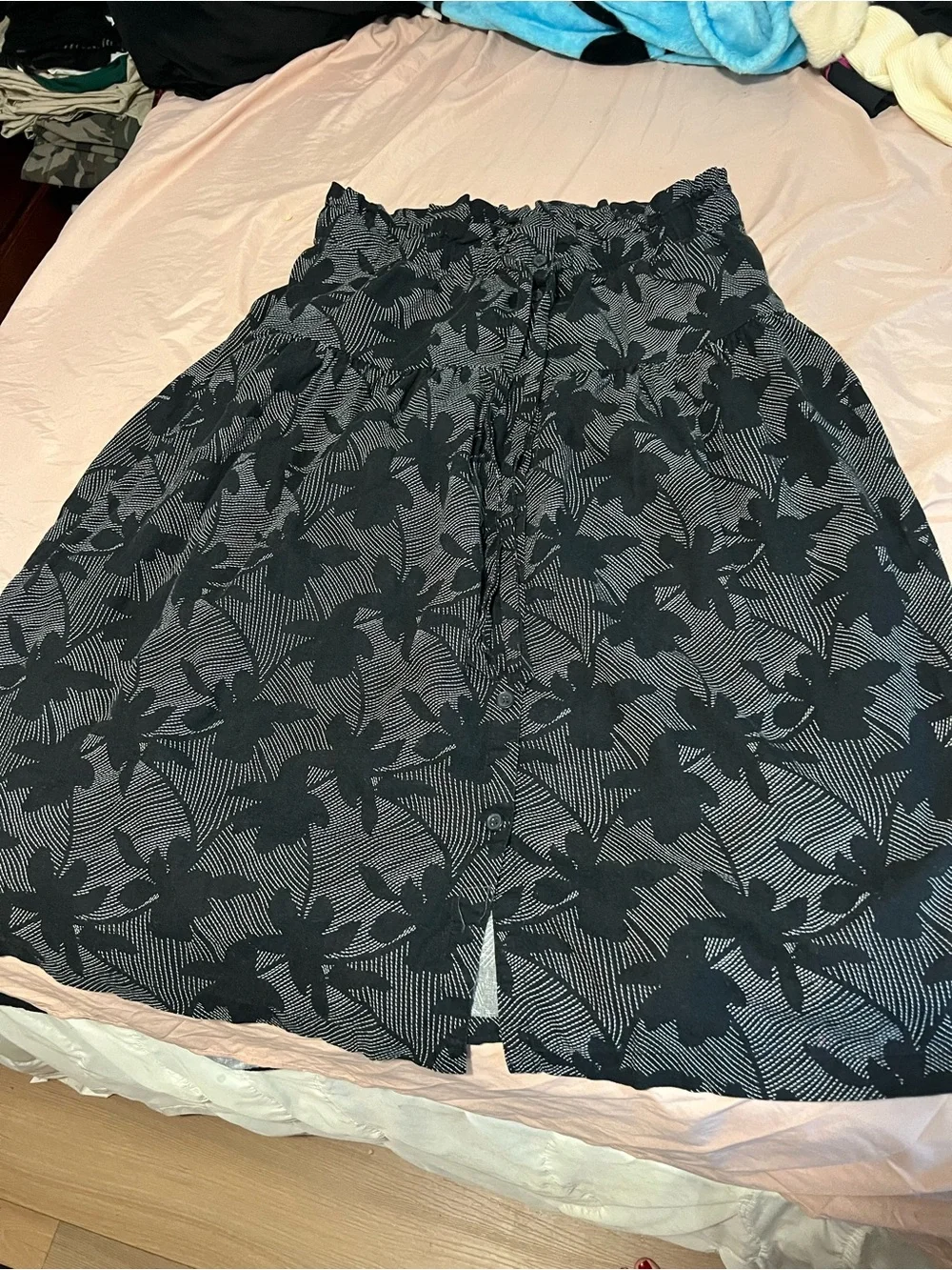 Universal Thread versatile black